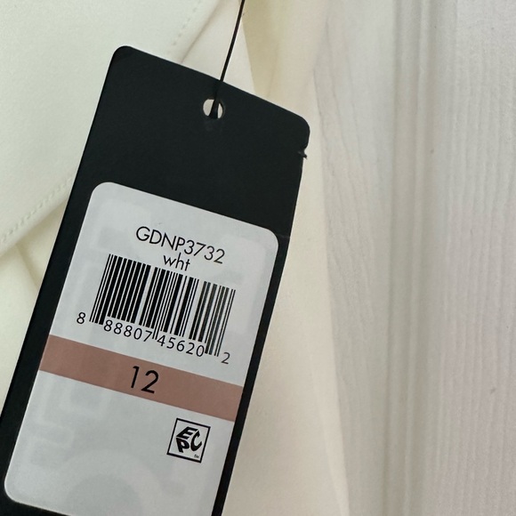 New with tags Guess dress- read description - Picture 3 of 4